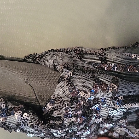 Dress - Picture 4 of 8